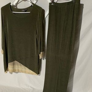 Chico’s 2 piece set.